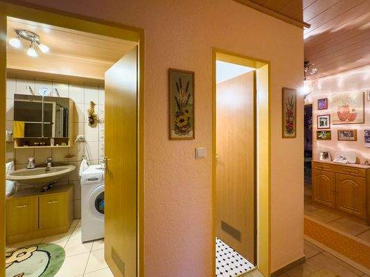 Getrenntes Bad und WC