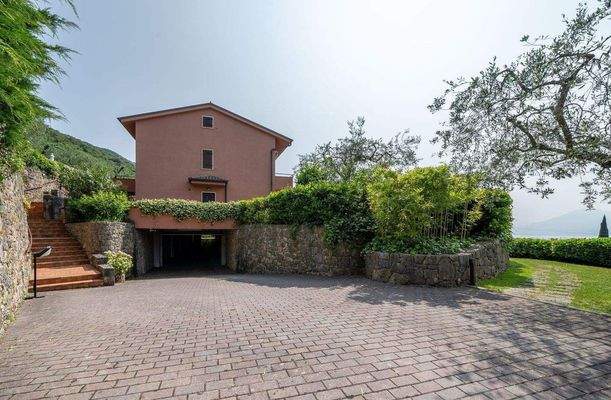 Foto-61 Ingresso Garage 2.jpg