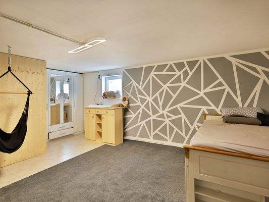 Schöner Hobbyraum im Untergeschoss