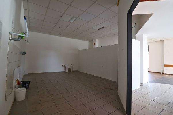 abgeteilter Bereich hinter dem Thresen