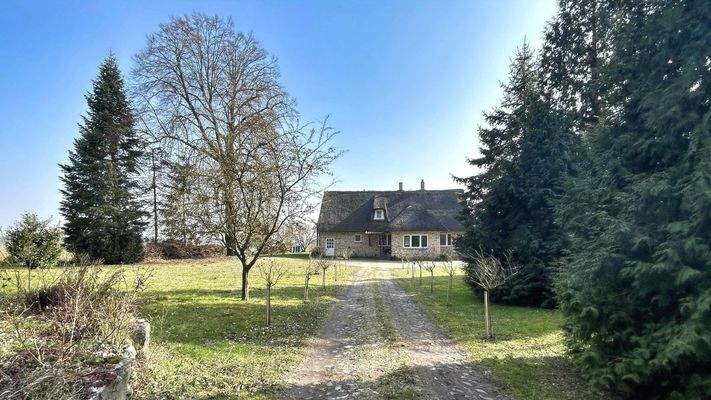 Haus- und Grundstückszufahrt