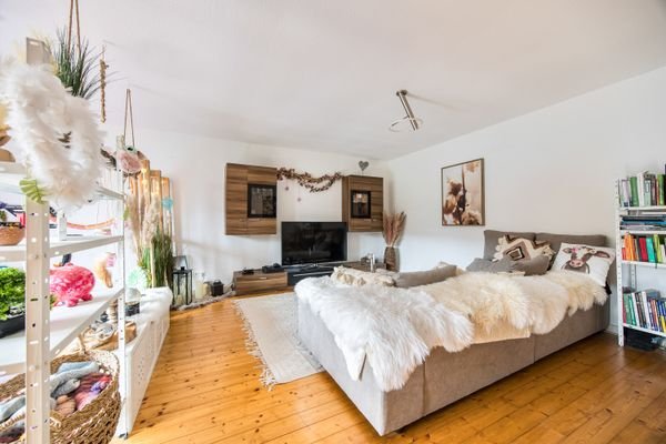 Wohnzimmer mit ca. 37m² Wohnfläche