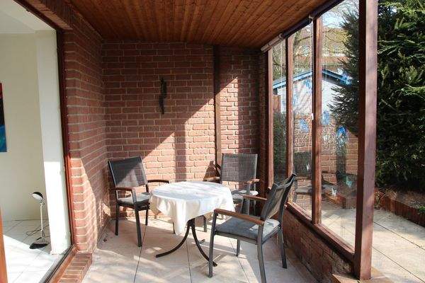 ÜBERDACHTE TERRASSE