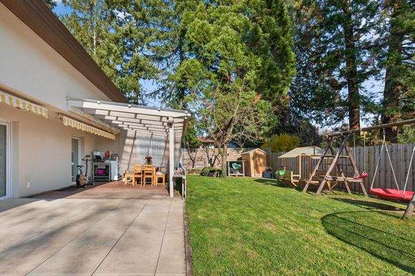 Garten mit Baumbestand