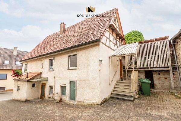 Innenhof Eingang  (1.OG ) - mit Stellplatz Möglichkeit