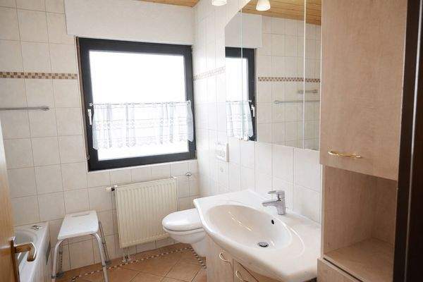 Mit KI überarbeitet