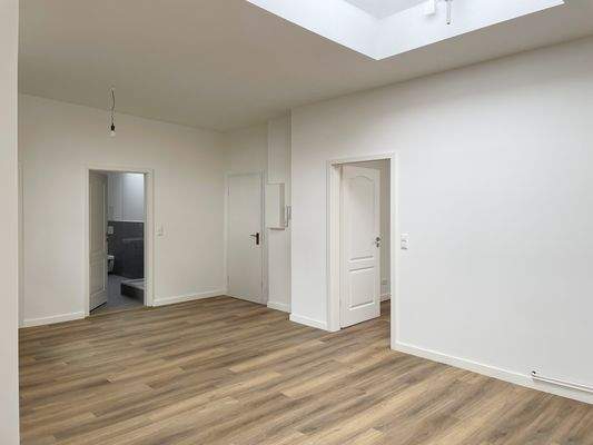 Wohnzimmer, Blick Wohnungstür.JPG