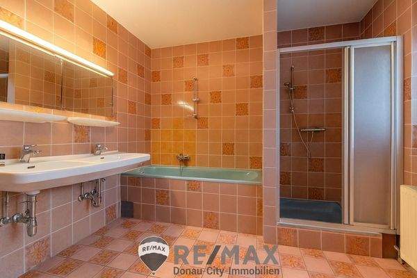 Bild 8, Badezimmer EG