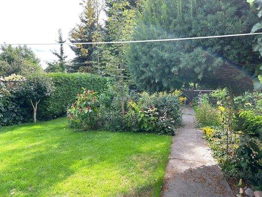 Garten mit Hinterausgang