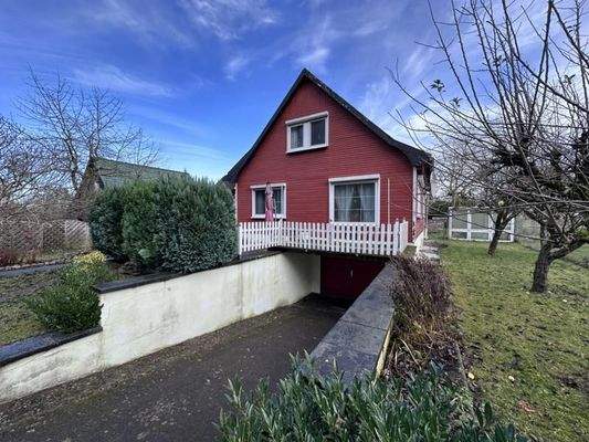 Garagenzufahrt und Terrasse