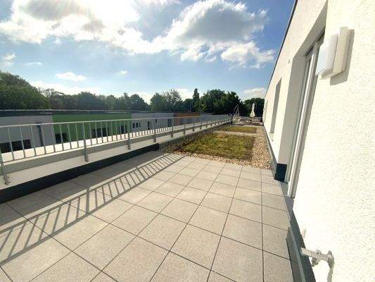 Terrrasse nach hinten raus