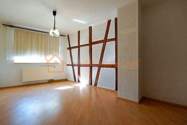 Helles Wohnzimmer mit Balken