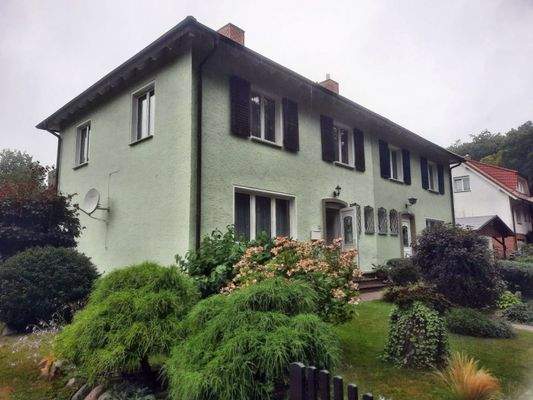 Schräge Frontansicht