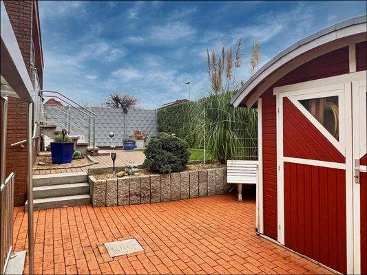 Hochwertige Gartenhütte im klassischen Schwedenrot - ästhetisch & nützlich