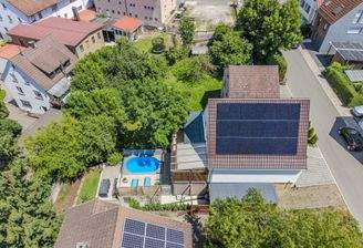 PV-Anlage und Pool