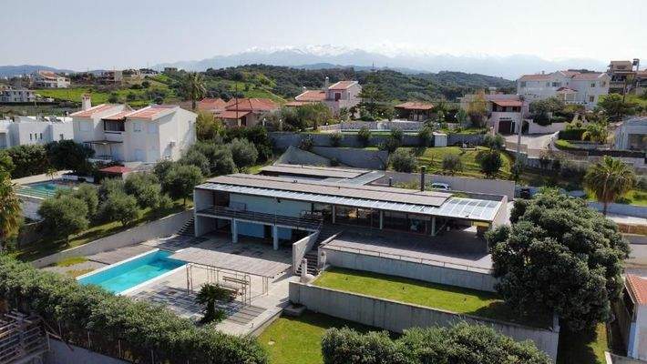 Kreta, Stalos: Luxuriöse Villa mit Meerblick in Strandnähe zu verkaufen