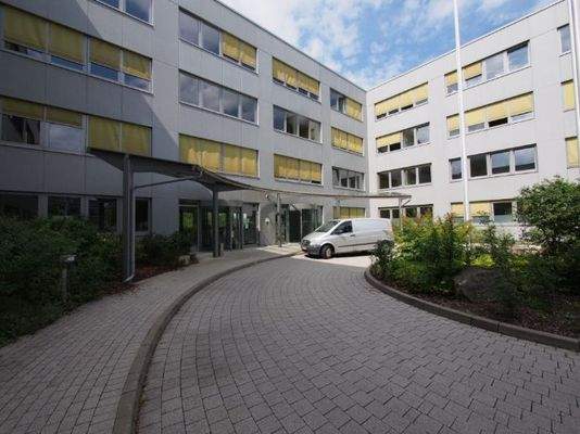 Am Wolfsmantel 46, Erlangen - Zufahrt