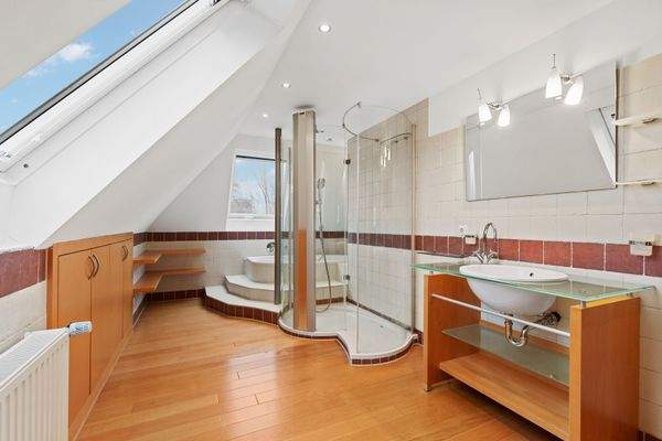 Elternbad im Obergeschoss