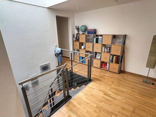 Flur im OG mit Parkettboden