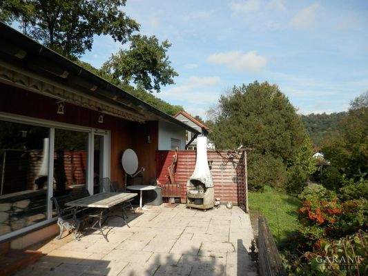 Terrasse-mit-Grillplatz