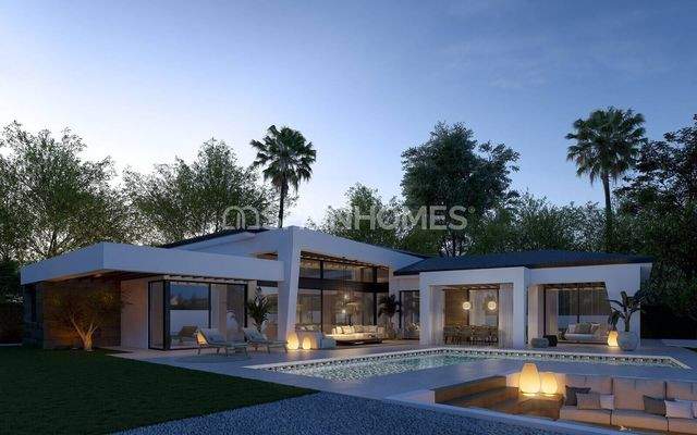 Contemporary Villas for Sale in Marbella with Nature Views