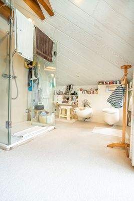 Haupt-Badezimmer im 1. OG