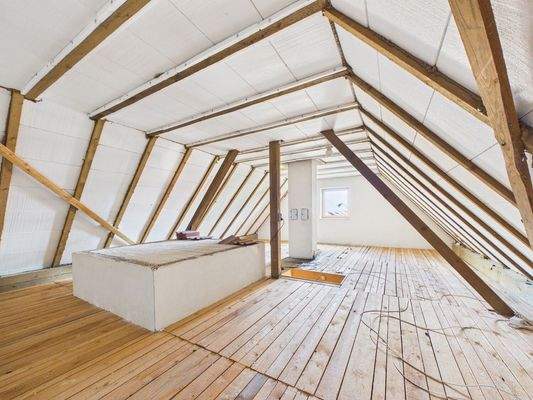 Spitzboden nicht ausgebaut