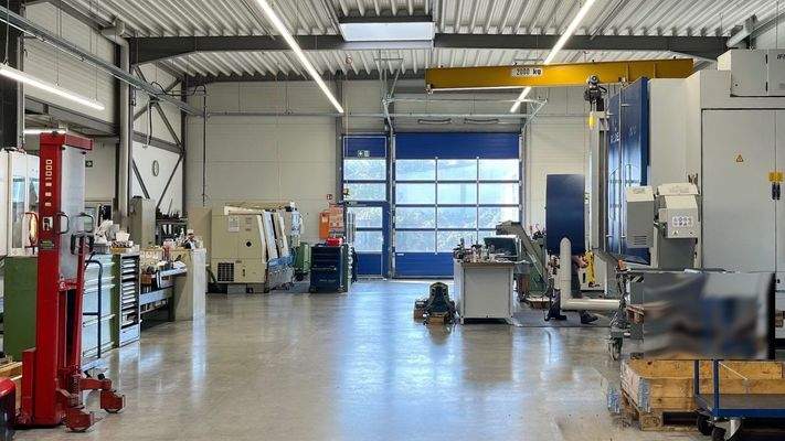 Erdgeschoss | Helle Produktionshalle