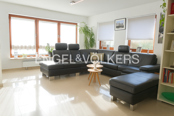 Wohnen im EG mit elektrischen Rollläden