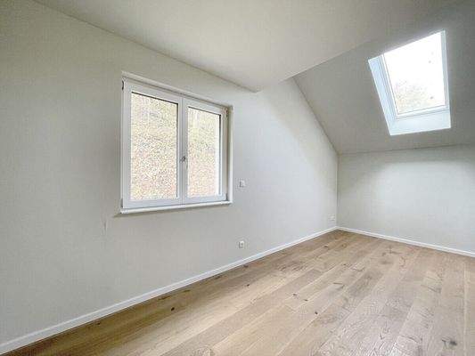 Geräumiges helles weiteres Bürozimmer