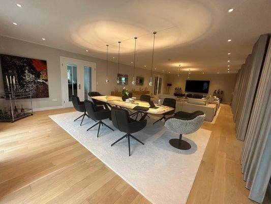 Großzügiges Wohn- und Esszimmer 