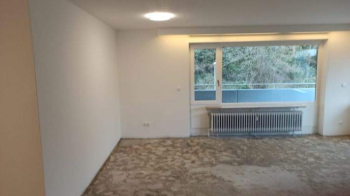 Wohn-/Essbereich ohne Bodenbelag