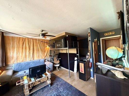 Wohn-/Schlafbereich mit optischer Trennung