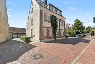 Straßenansicht