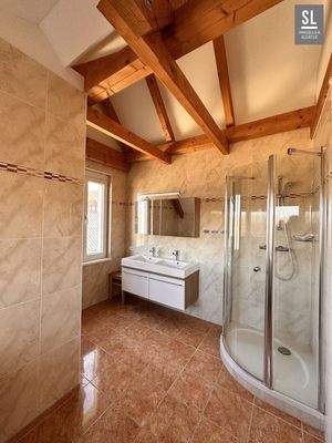 Badezimmer OG Foto 2