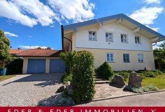 Gepflegtes Einfamilienhaus mit Doppelgarage