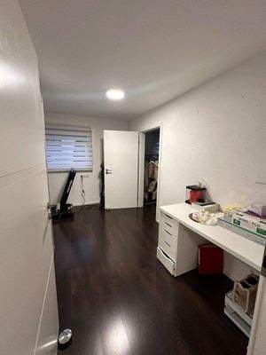 Kinder-/Arbeitszimmer