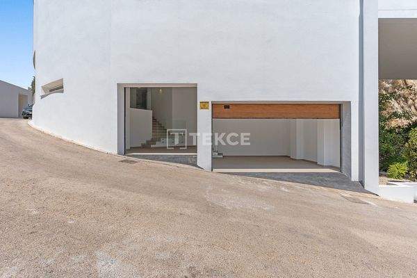 5-Bedroom Villa with Sea Views in Altea Alicante