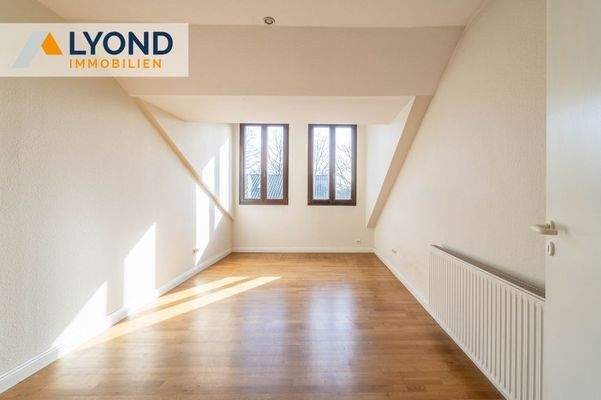 LYD 3692 - 12 Schlafzimmer