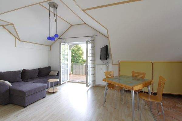 ...im großzügigen Wohn- und Essbereich...