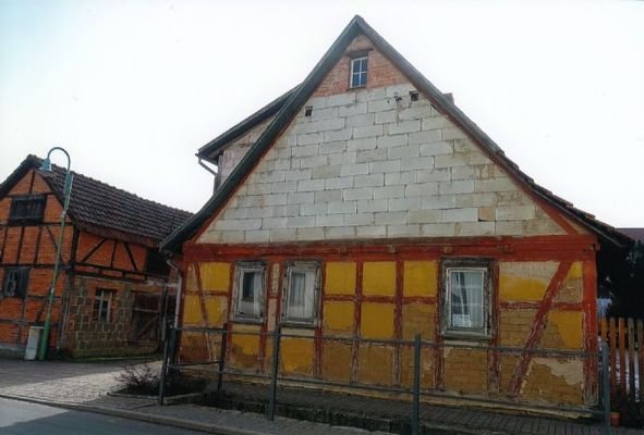 Straßenseite - Giebel