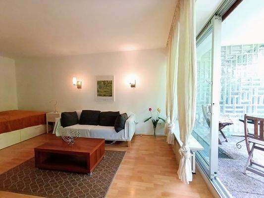 Wohn- und Schlafraum möbliert