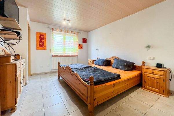 großzügiges-Schlafzimmer-Anbau