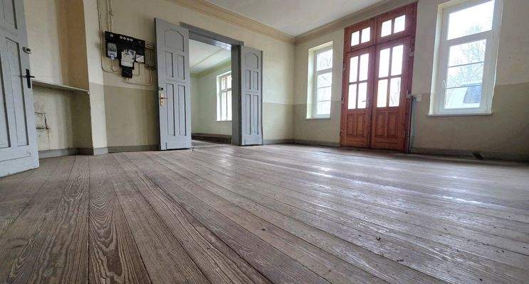 Eingangsbereich mit Haupteingang