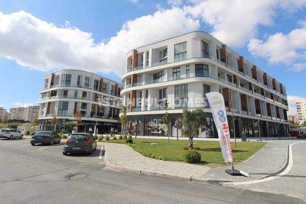Sea View Properties in a Complex in Beylikduzu