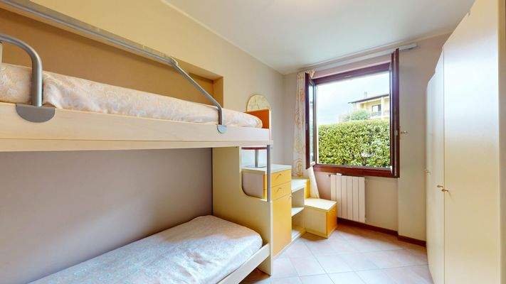 NA-072-9-Appartamento-arredato-con-corte-esclusiva