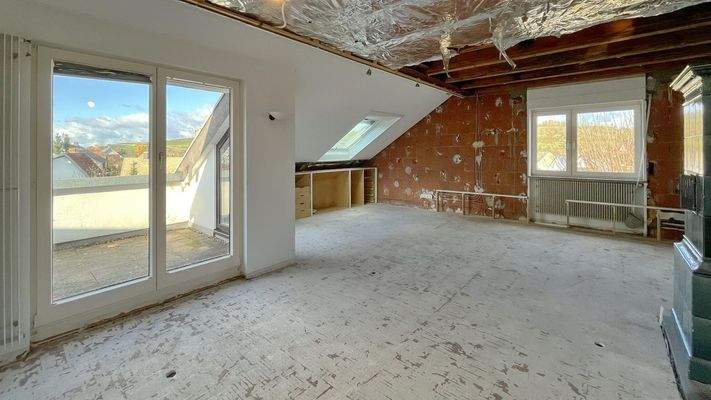 Teilweise ausgebauter Hobbyraum im Dachgeschoss mi