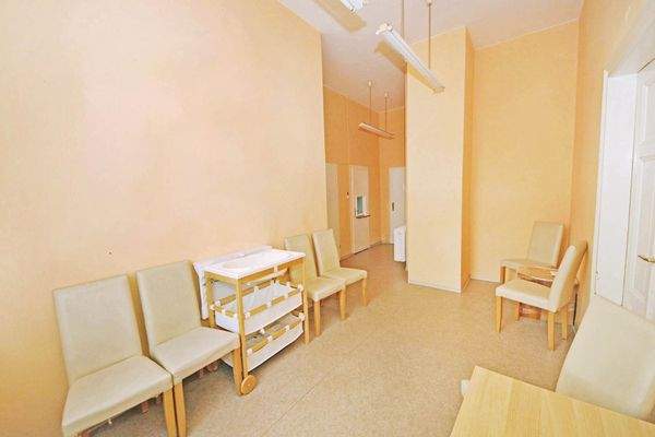 Empfang/ Wartezimmer im EG 