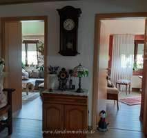 Wohnhaus mit Nebengebäude