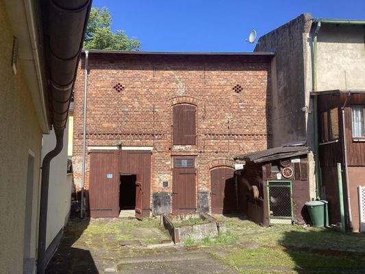 IMG_6037Garagen und Stallung